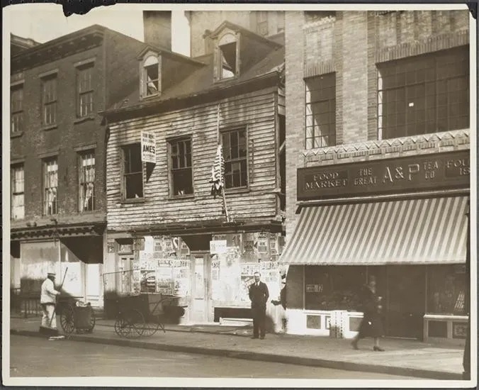 Dilapidated 309 Bleecker Street in Manhattan in 1932, was the final residencefinal residence of Thomas Paine. It was demolished soon after this photograph was taken.